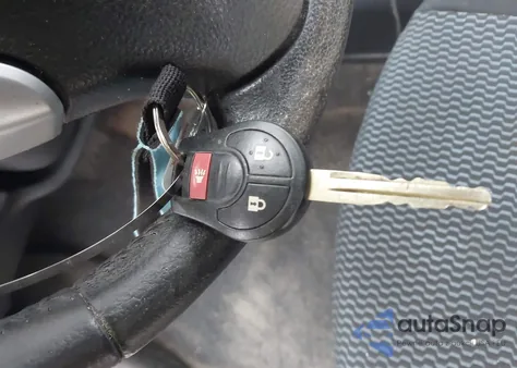 2015 Nissan Versa Note S (Sr)/S Plus/Sl/Sr/Sv z USA, uszkodzony, nr VIN 3N1CE2CP2FL417962